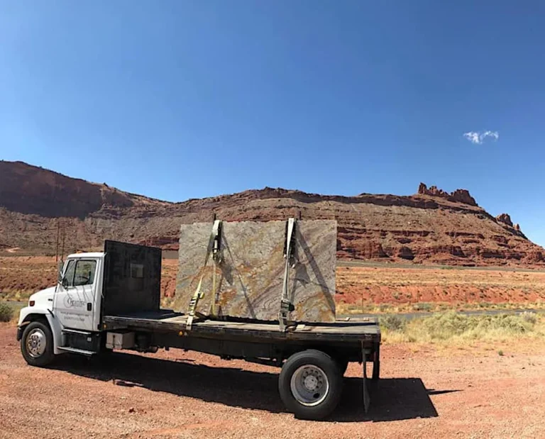 Truck w Red Rocks