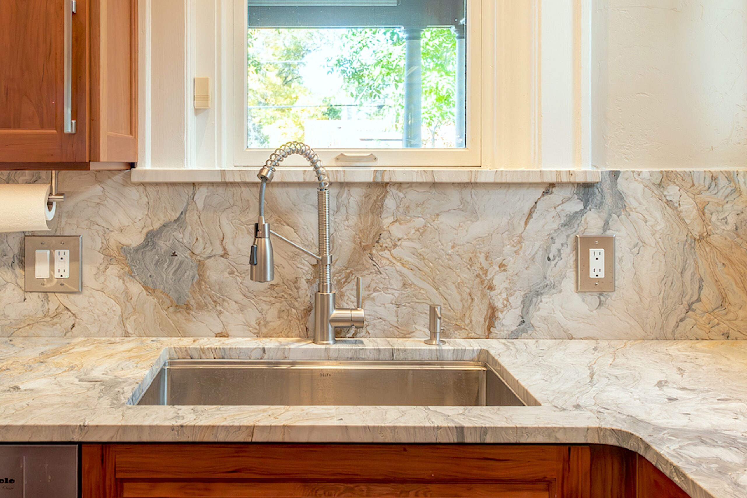 Calacatta Oro - Counter & Backsplash 1